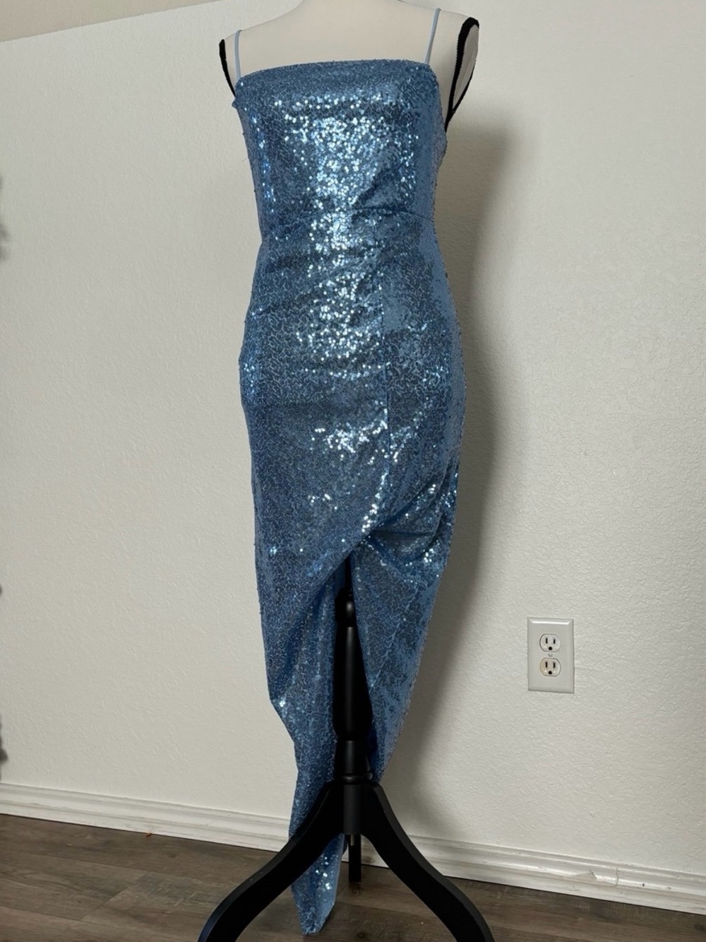 Justify Y2K Dusty Blue Sequin A-Line Formal Gown Dress Women’s M